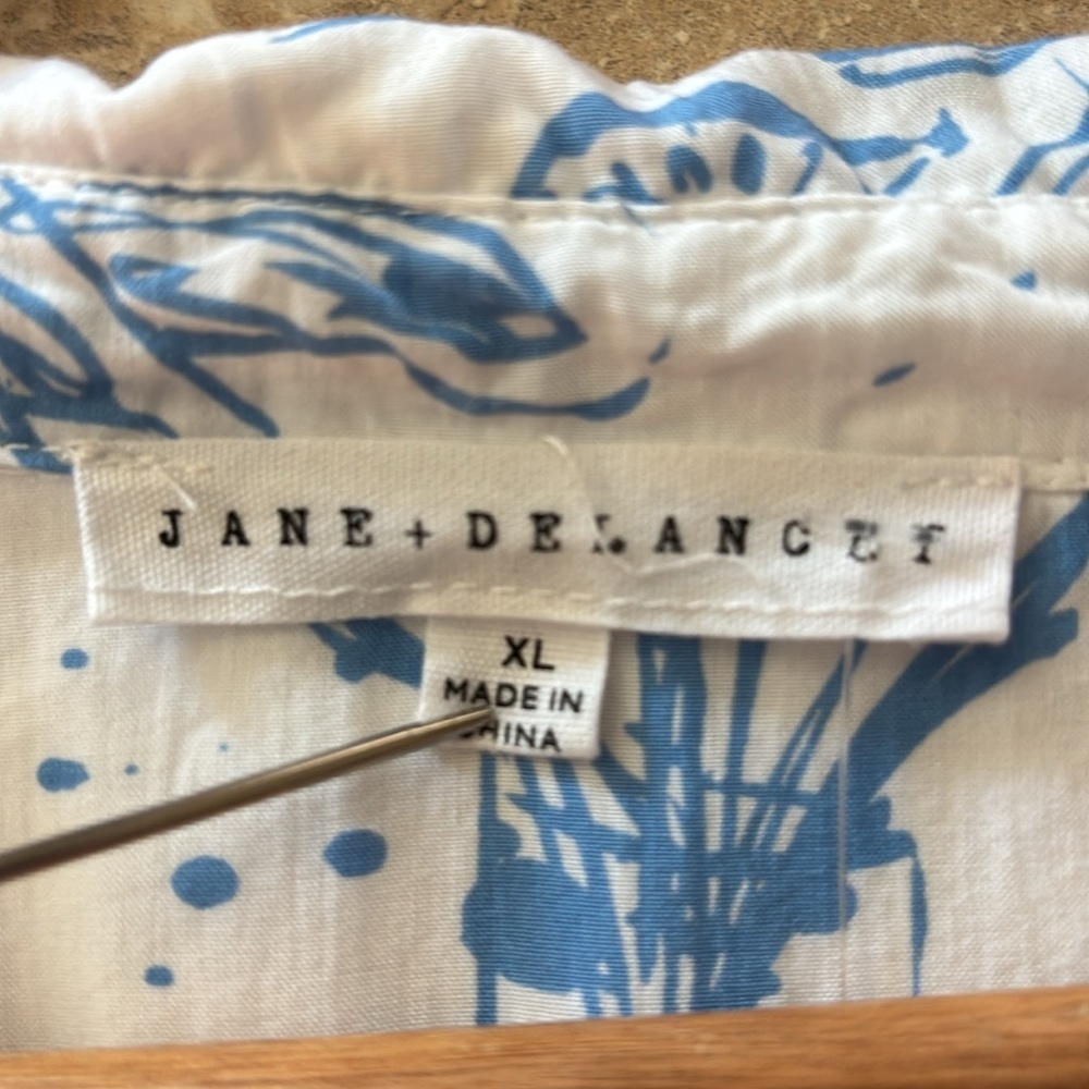 Jane + Delancey Blue/White Bistro Print Button Down Shirt Size XL - Picture 3 of 5